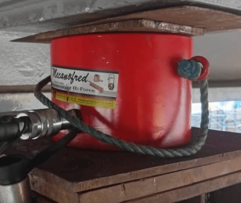 Vérins hydrauliques